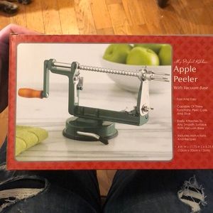 Apple Peeler with vacuum base